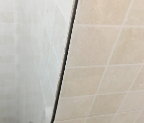 株洲瓷砖空鼓维修公司分享阳台瓷砖脱落的修复过程可以分为以下几个步骤